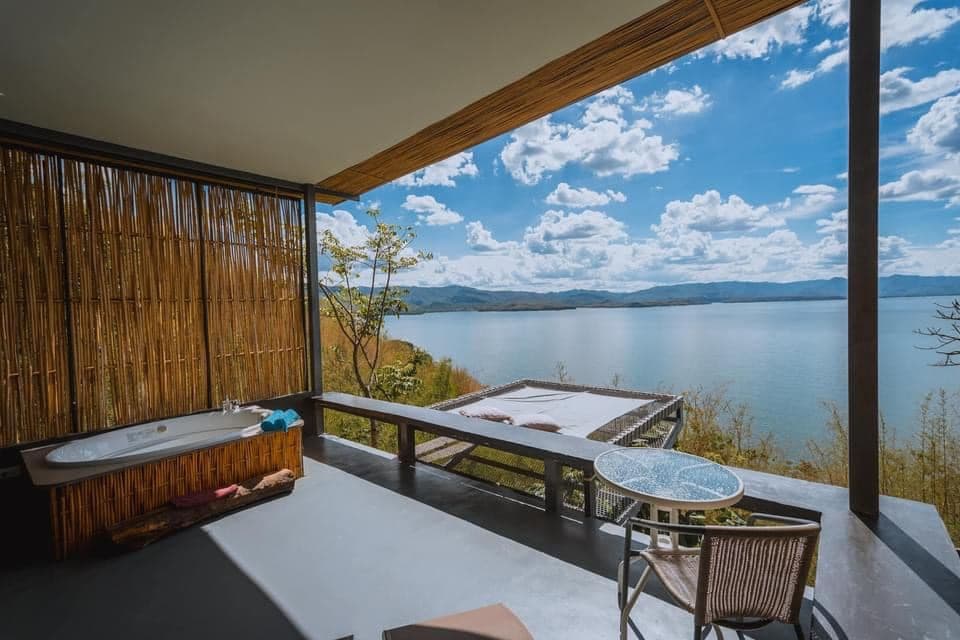 ทอสี เลคฮิล (Thawsi lake hill)