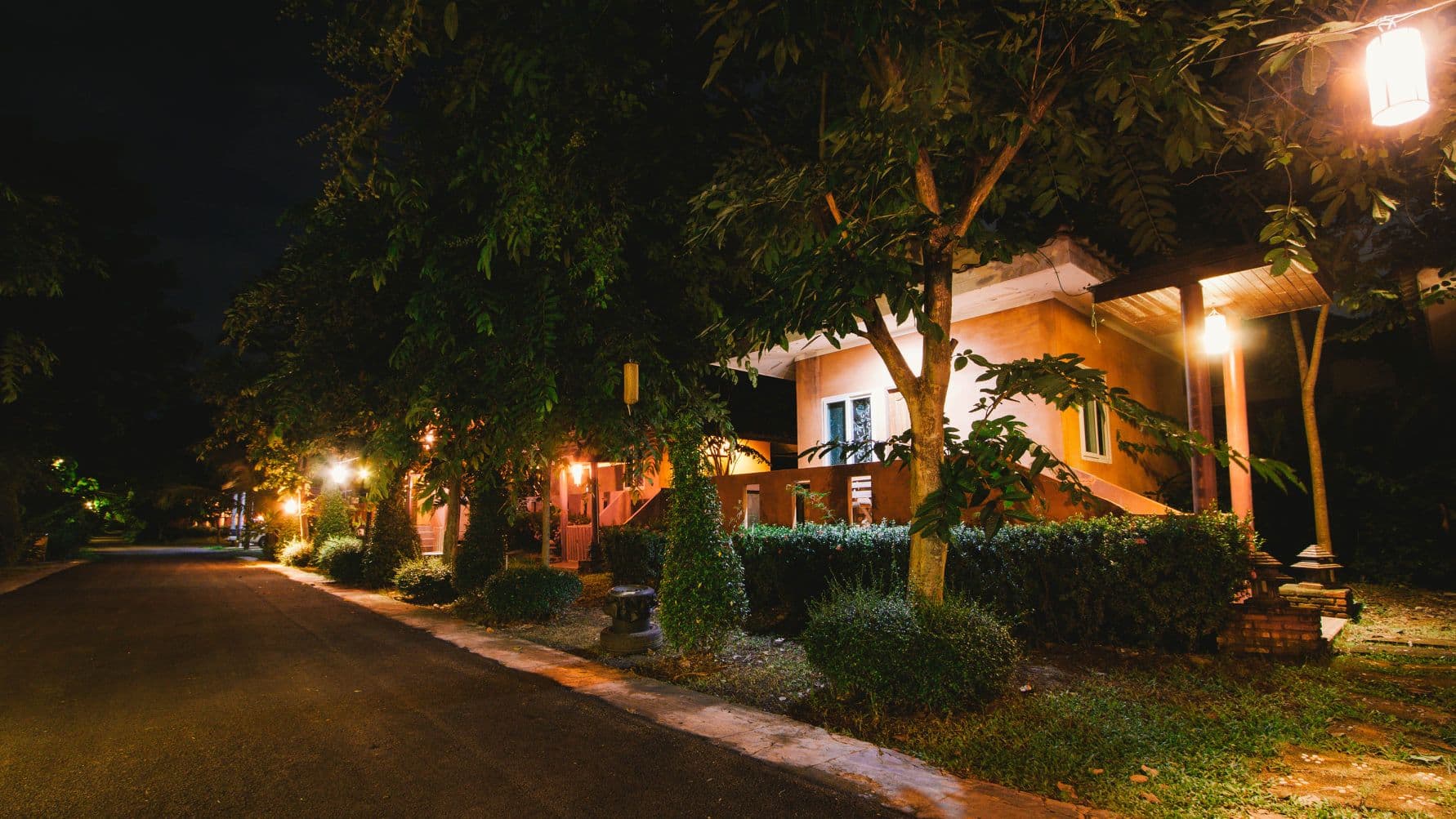 ต้นโพธิ์ รีสอร์ท (Ton Pho Resort)