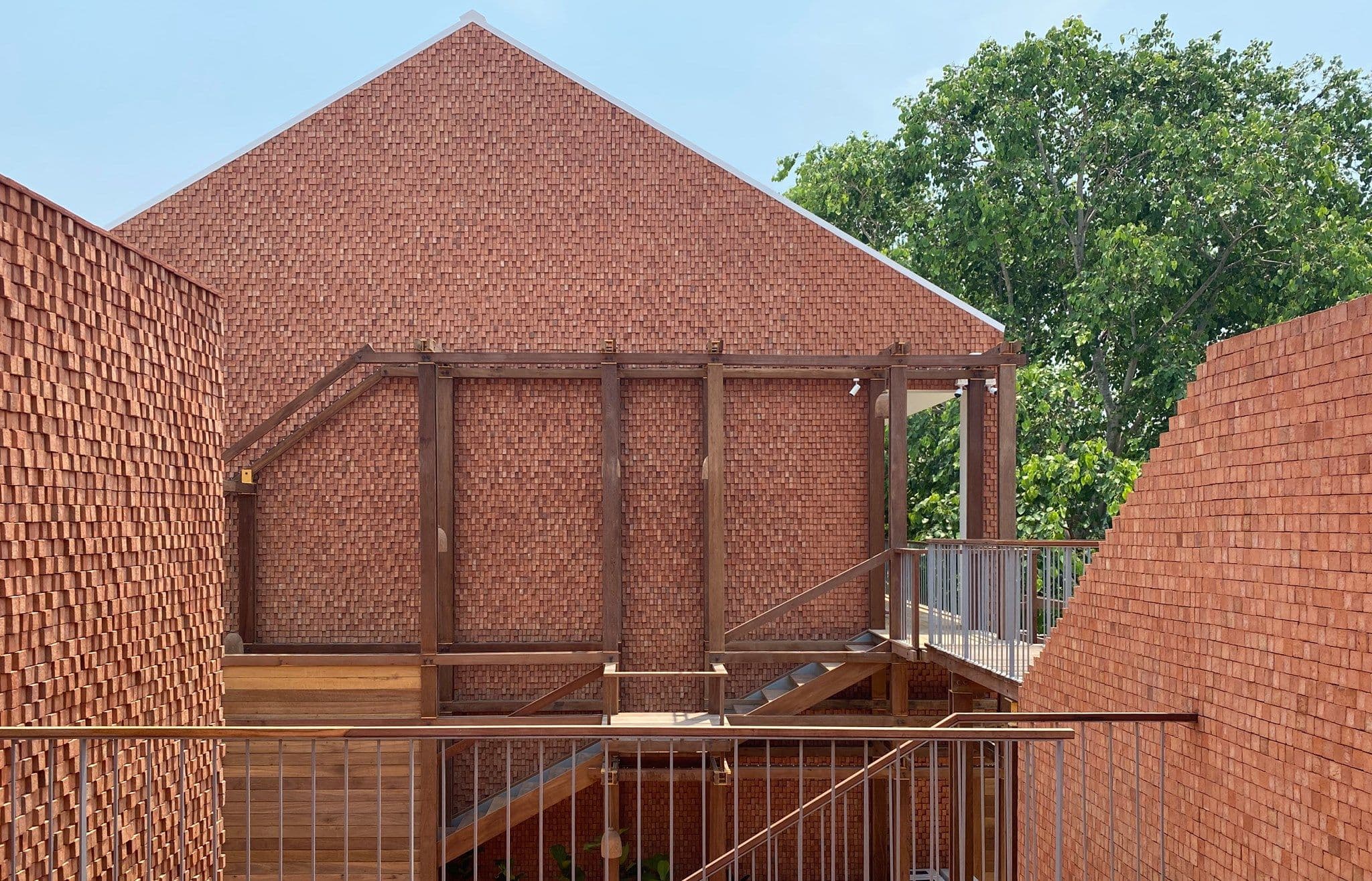 บ้านป้อมเพชร (Baan Pomphet)