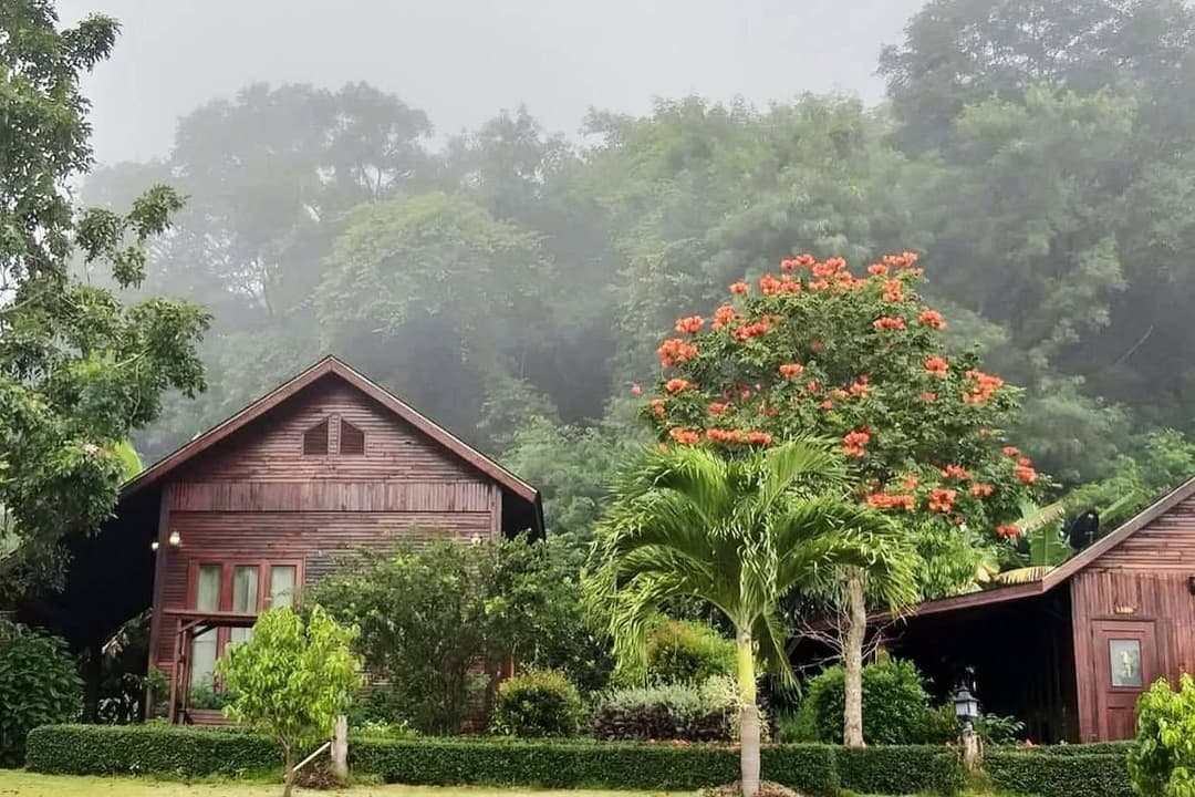 ไม้เงินไม้ทองรีสอร์ท (Maingern Maithong Resort)