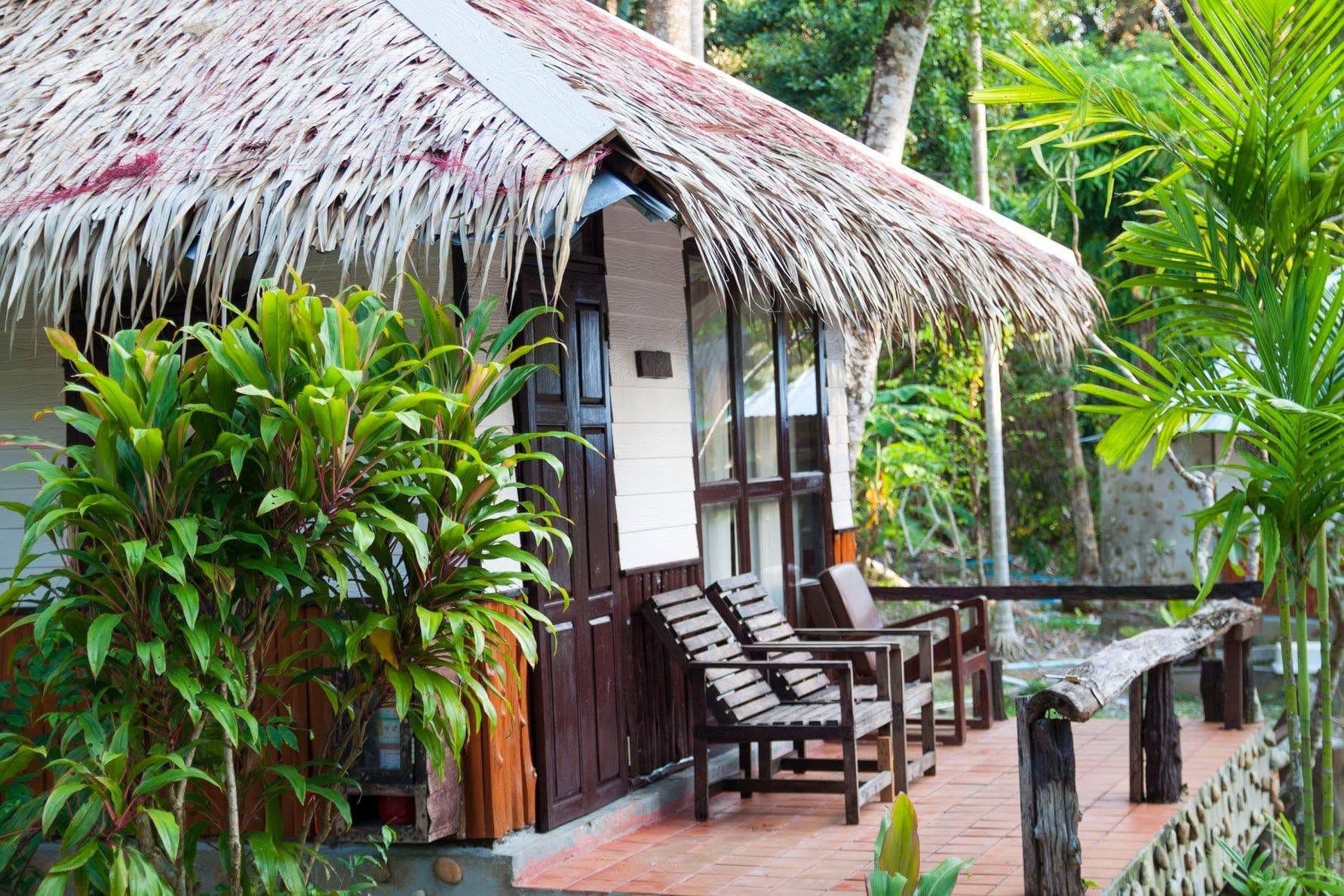 บ้านนาไข่มุก (Ban Na Kai Mook Beach)