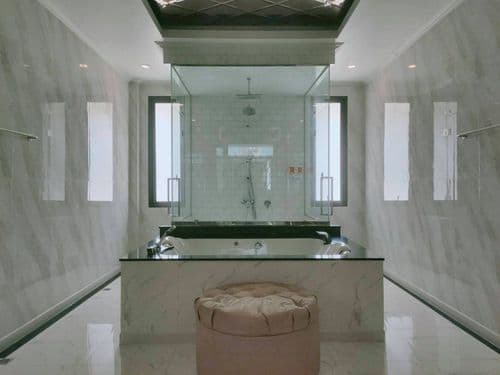 ลัคชูรี่ พูล วิลลา (Luxury Pool Villa Pattaya & Exquisite Pool Villa C)
