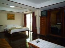 เรือนดอกแก้วรีสอร์ท (Ruan Dok Kaew Resort)