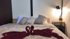 แสงจ้าฟาร์มรีสอร์ท (Saengcha Farm Resort)