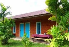 แสงจ้าฟาร์มรีสอร์ท (Saengcha Farm Resort)