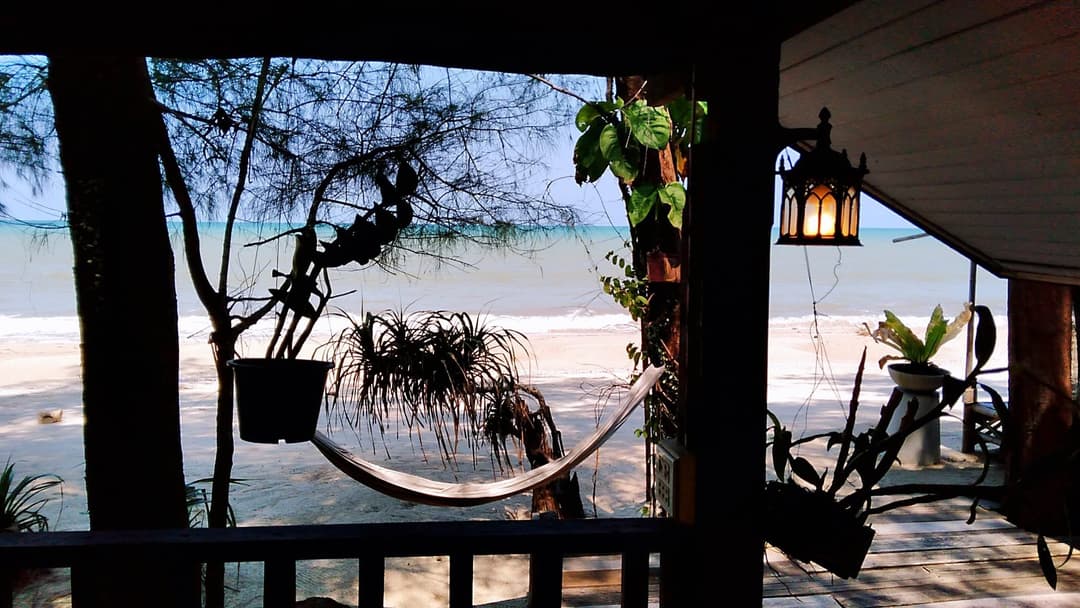 เนเจอรัล ไฮ บรีช คาเฟ่&โฮมสเตย์ (Natural High Beach Cafe and Homestay)