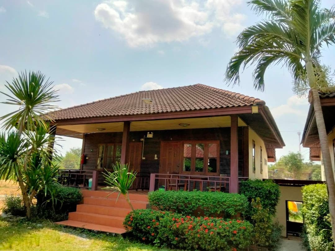 บ้านสวนพีรดา (Bann suanpeerada)
