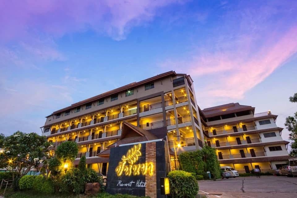 โรงแรมปั้นหยา รีสอร์ท (Panya Resort Hotel)