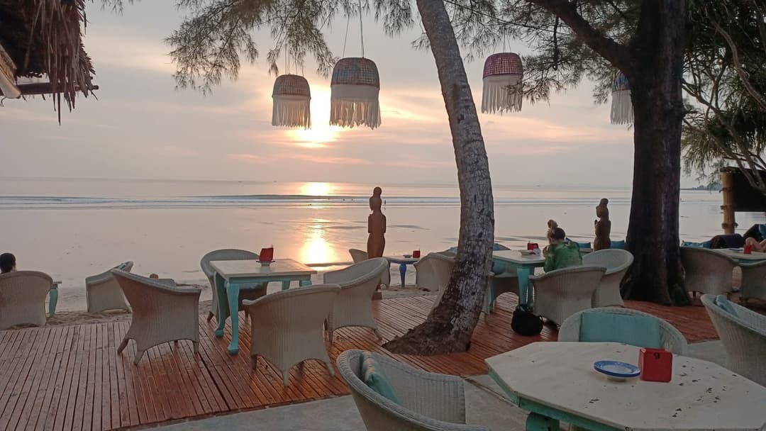 แบมบู บังกะโล (Bamboo Bungalows)