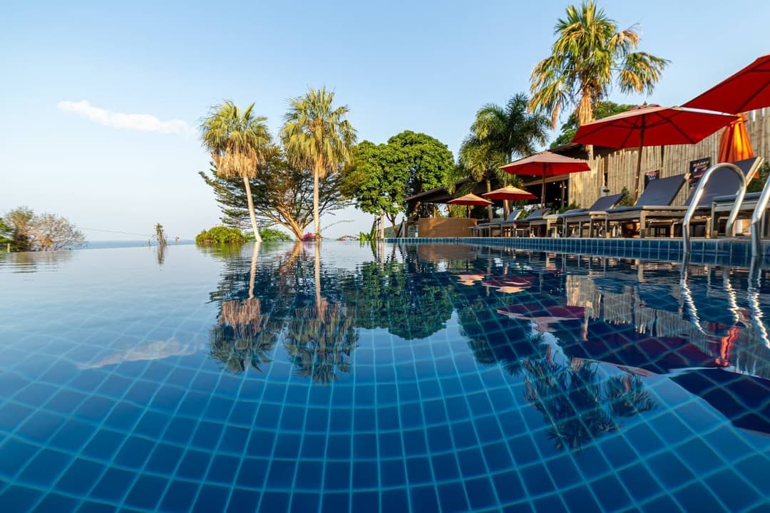 ซีเครท คลิฟ รีสอร์ท เเอนด์ เรสเตอรองต์ (Secret Cliff Resort & Restaurant)