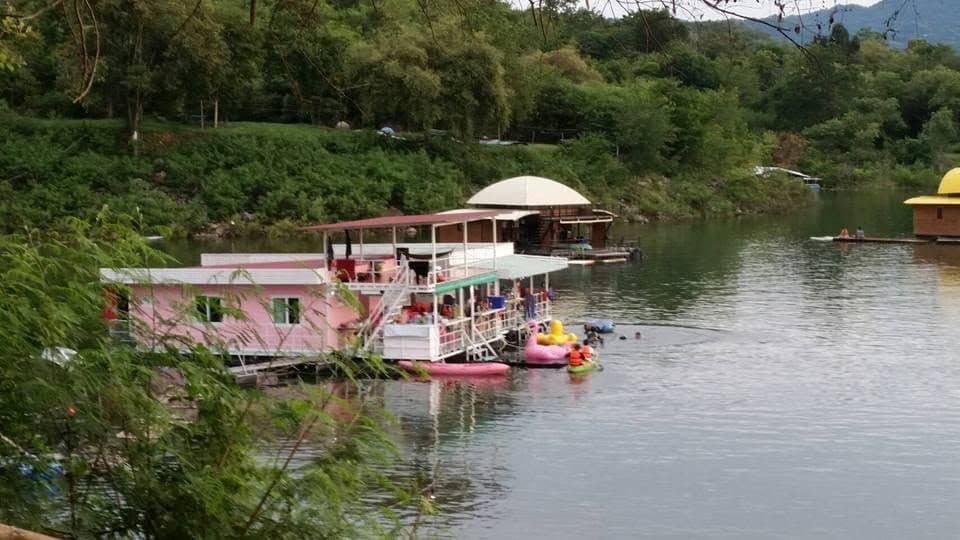 ภูพรรณ โฟลตเทล (Phu Pan Floatel)