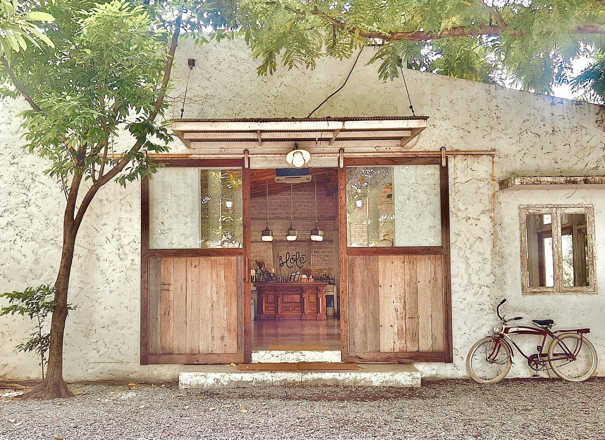 สโลเล คาเฟ่ แอนด์ การ์เดน (Slole Cafe & Garden)