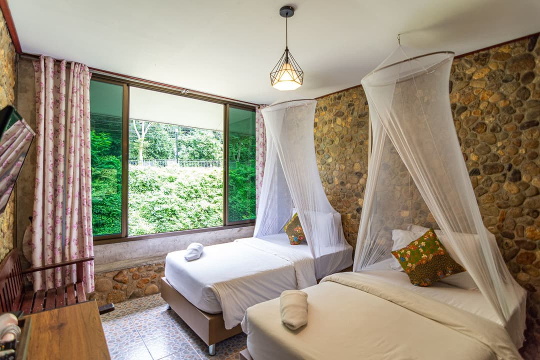ธารศิลา รีสอร์ท (THANSILA Resort)